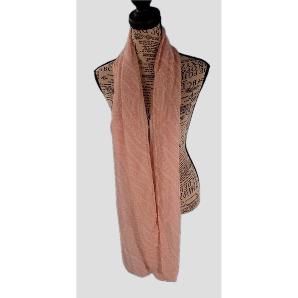 Women Infinity Scarf Boho Chic Pink Aztec Print Lightweight Fairy Neck Warmer. - Picture 5 of 10